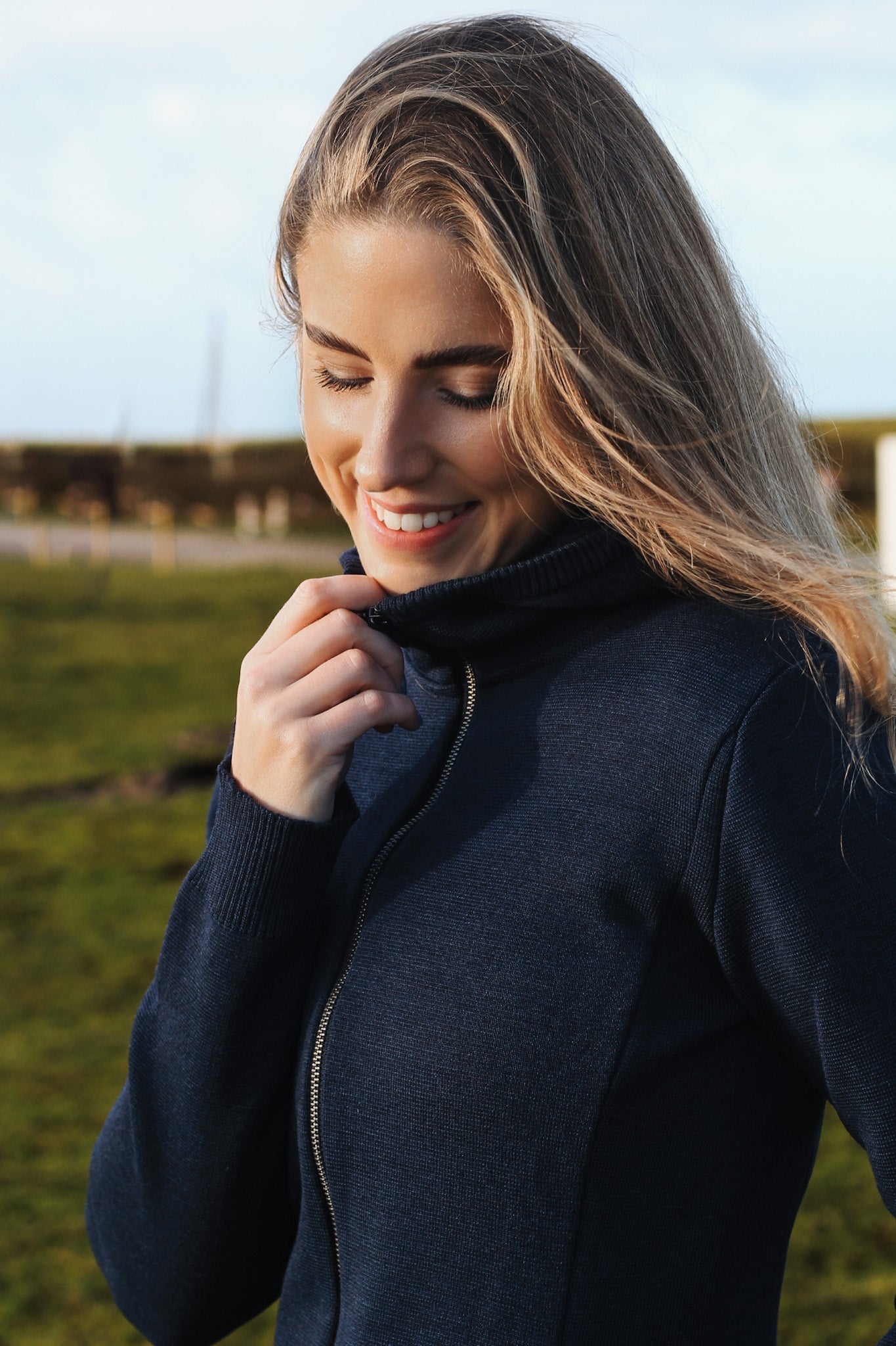 Lange Kapuzenstrickjacke